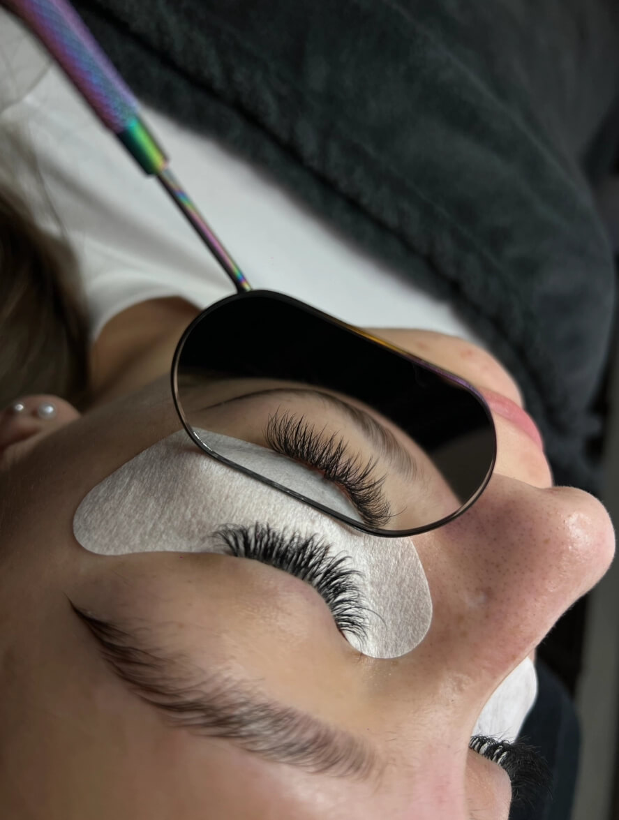 Laminace a prodloužení řas pro zvýraznění vašeho pohledu